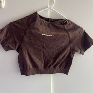 Alphalete Amplify Crop Top